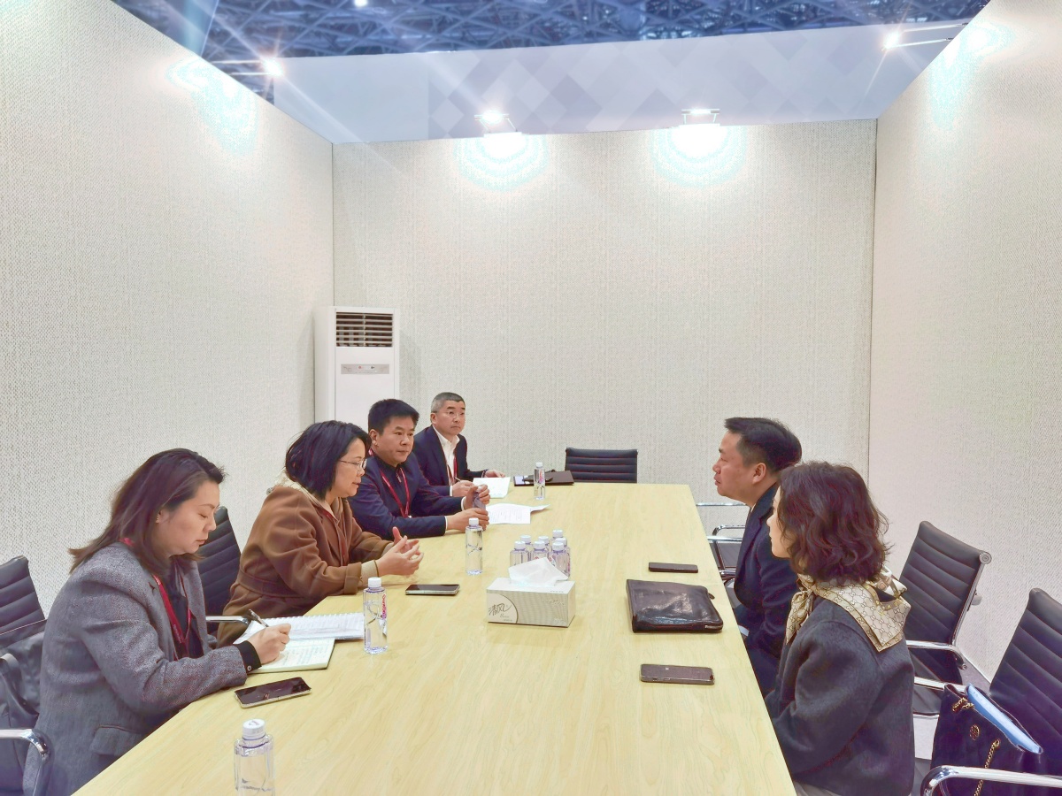 8142641261.jpg 8142641261.jpg